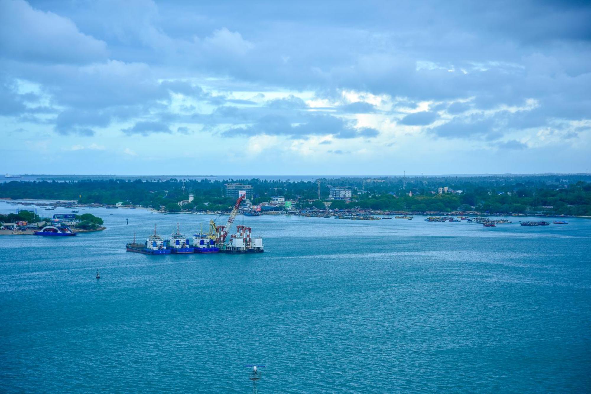 Harbour View Hotel 4*